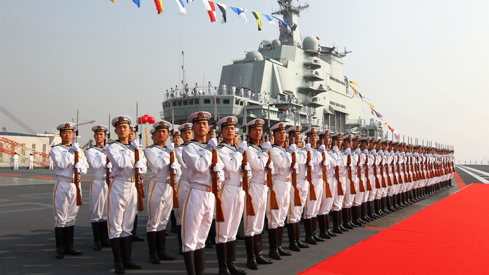 这角度太帅！中国海军舰艇在欧洲参加开放日活动