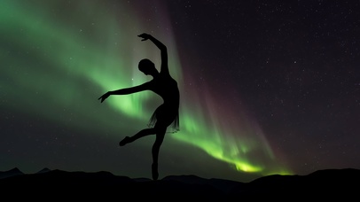 晚上夜空星空芭蕾舞者的剪影4k