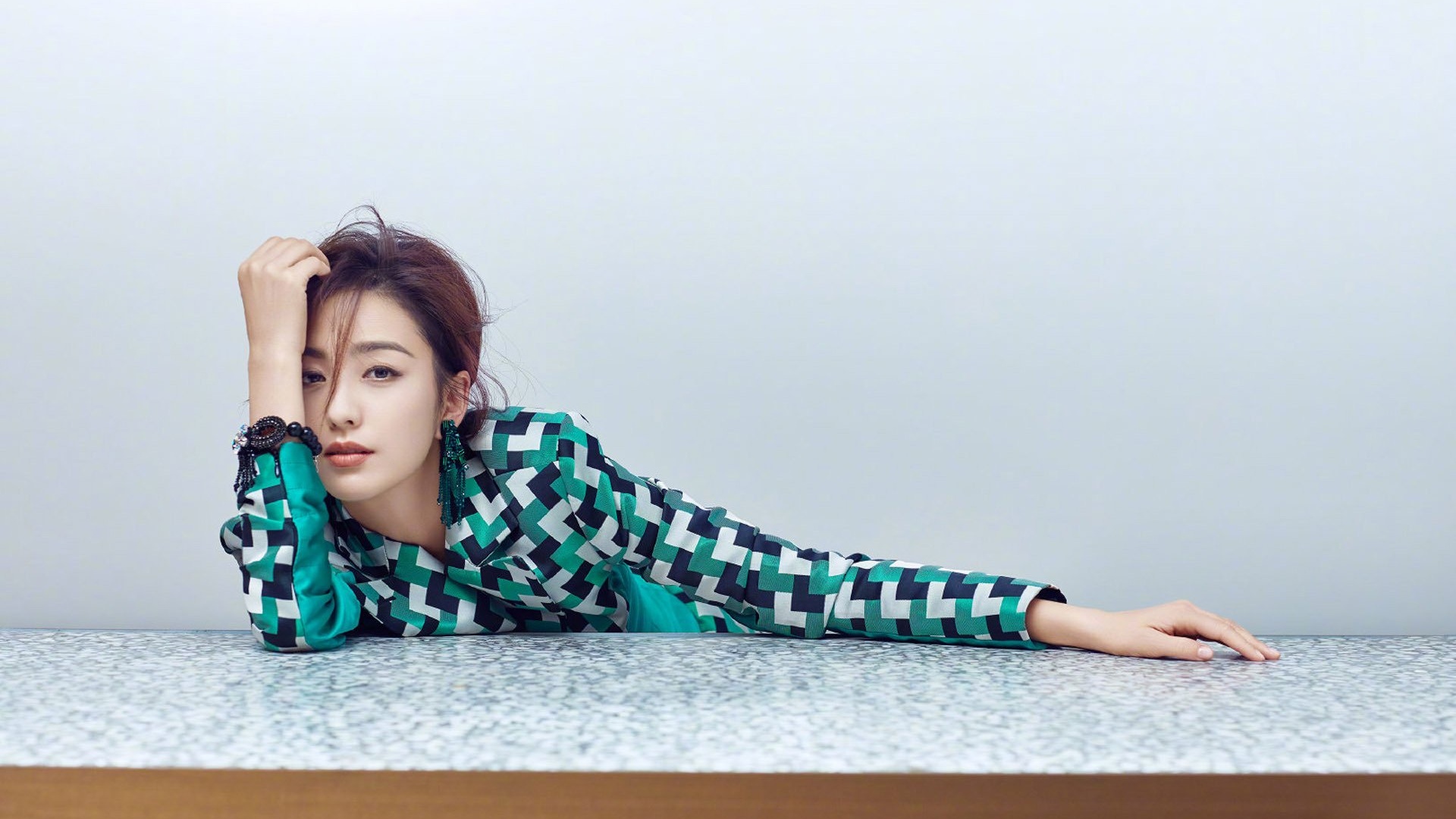 女明星佟丽娅衬衣性感明星风尚壁纸女明星壁纸图片 桌面壁纸图片 壁纸下载 元气壁纸