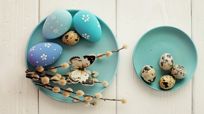 花园院子椅子花花篮草莓桌面壁纸壁纸